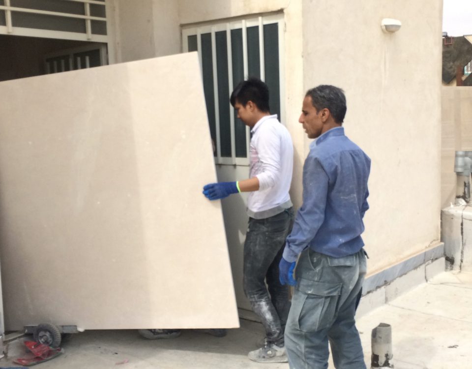 انتقال اسلب سنگ بزرگ‌ابعاد در پروژه آذر